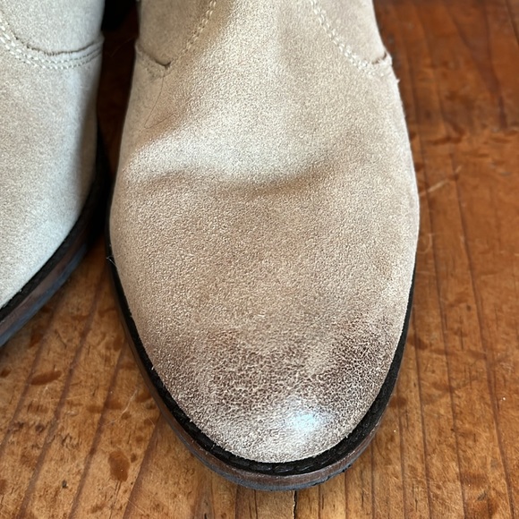 Suede sz 9 earth brand booties. - Picture 7 of 7